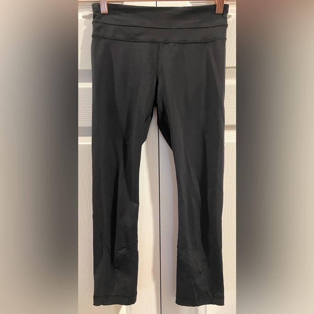Lululemon Cropped Leggings Size 2-Women’s / Back Zip Pocket